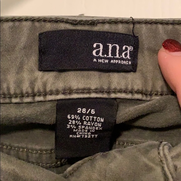 Green pants - Picture 2 of 2